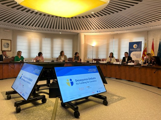 La transición a energías limpias, clave para captar fondos europeos y la sostenibilidad de la cerámica