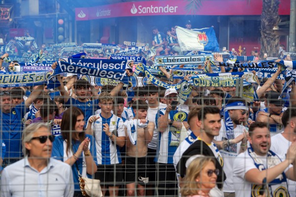 El Hércules salda su deuda histórica con Hacienda y podrá fichar a futbolistas extracomunitarios