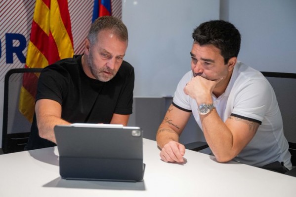 Flick llega a Barcelona para planificar el próximo curso
