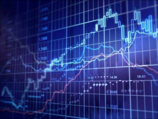 El Ibex 35, de acercarse a los 9.000 puntos a cerrar debajo de los 8.900