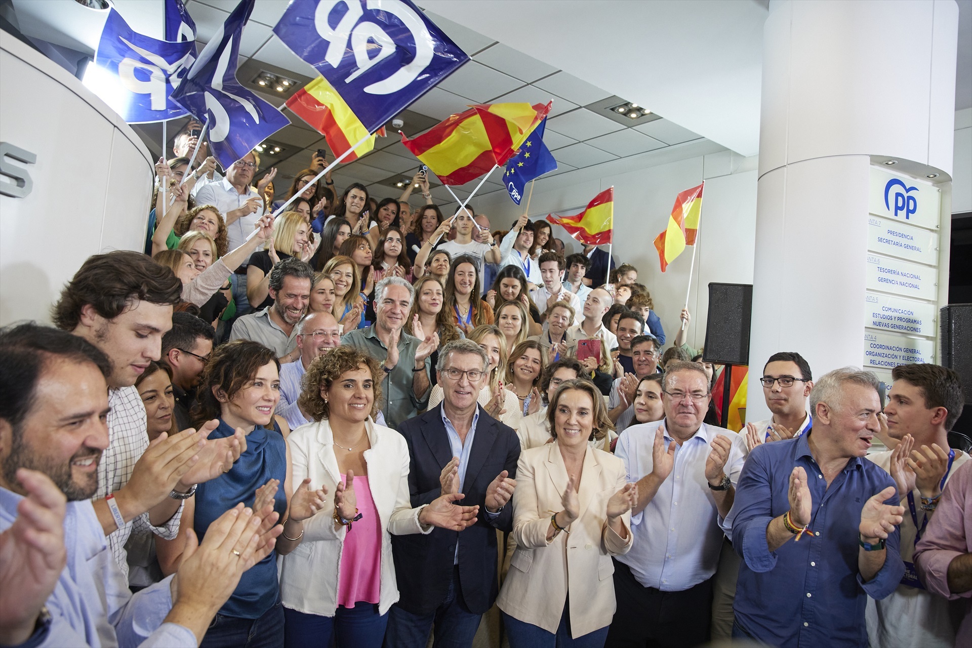 El PP vence y España gira a la derecha