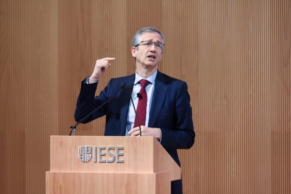 Hernández de Cos dejará el martes las riendas del Banco de España con su relevo aún en el aire