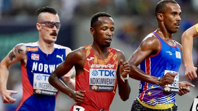 El atleta del Playas Thierry Ndikumwenayo se queda a las puertas del podio en los 5.000 en Roma