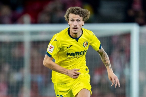 El lateral Carlos Romero, con opciones de subir al primer equipo del Villarreal