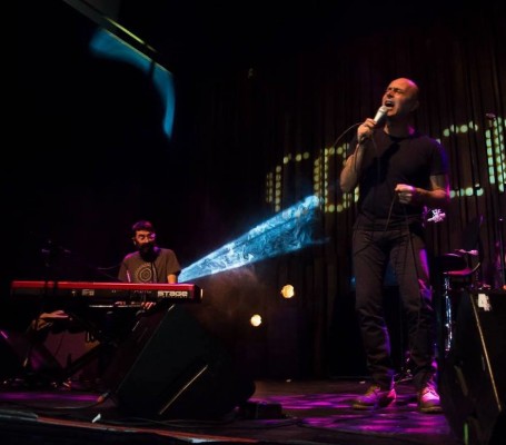 Javier Corcobado compone la 'Canción de amor de un día' con una duración de 24 horas