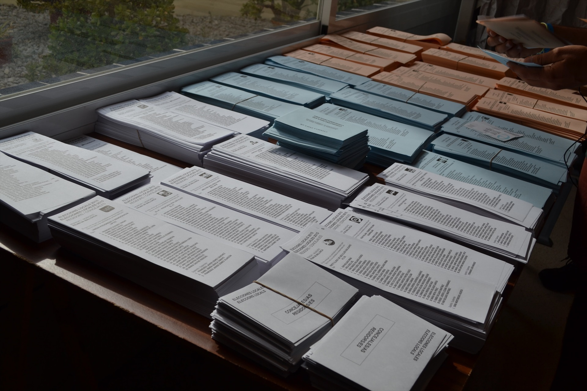 Elecciones europeas en la Comunitat: 3,8 millones de electores y 98 millones de papeletas
