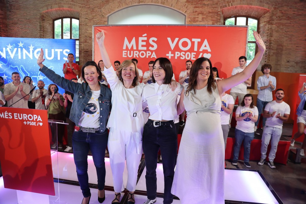 Pajín, Alegría, Morant y Gómez en el cierre en La Petxina de València. Foto: PSPV - 