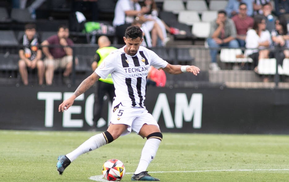 Los futbolistas que terminan contrato con el Castellón, a la espera de conocer los planes del club
