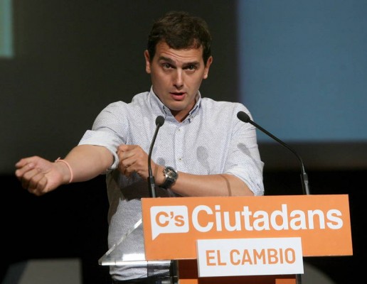 Rivera 'compite' con Errejón el domingo 12 en un mitin en las Torres de Serranos