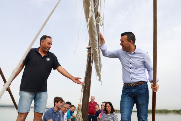 Mompó visita l’Albufera y las playas saguntinas para reivindicar “su recuperación y protección”
