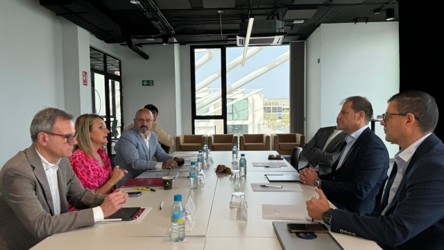 Innovación estrecha relaciones con Amazon para colaborar en tecnologías y formación