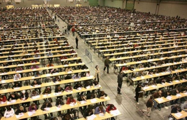 Más de 17.200 personas optarán a 1.865 plazas en las oposiciones a Maestros en la Comunitat