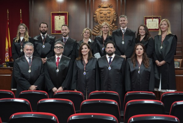  Maravillas Hernández y su equipo toman posesión al frente del Colegio de la Abogacía de Murcia
