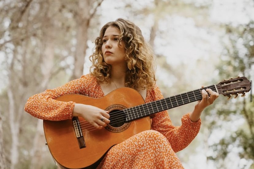 La vila-realense Luna Orleans inaugura un ciclo de conciertos en acústico en el Museu Etnològic