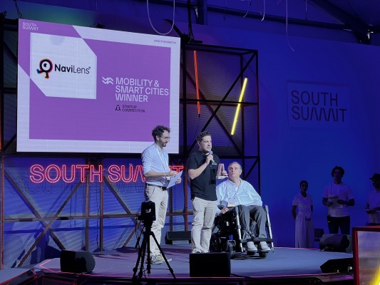 La murciana NaviLens recibe dos premios seguidos: galardonada por la ONCE y el South Summit 