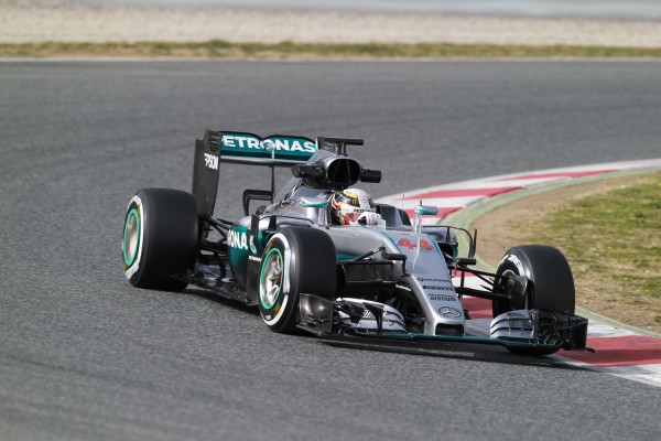 Hamilton continúa en Montreal su persecución a Rosberg