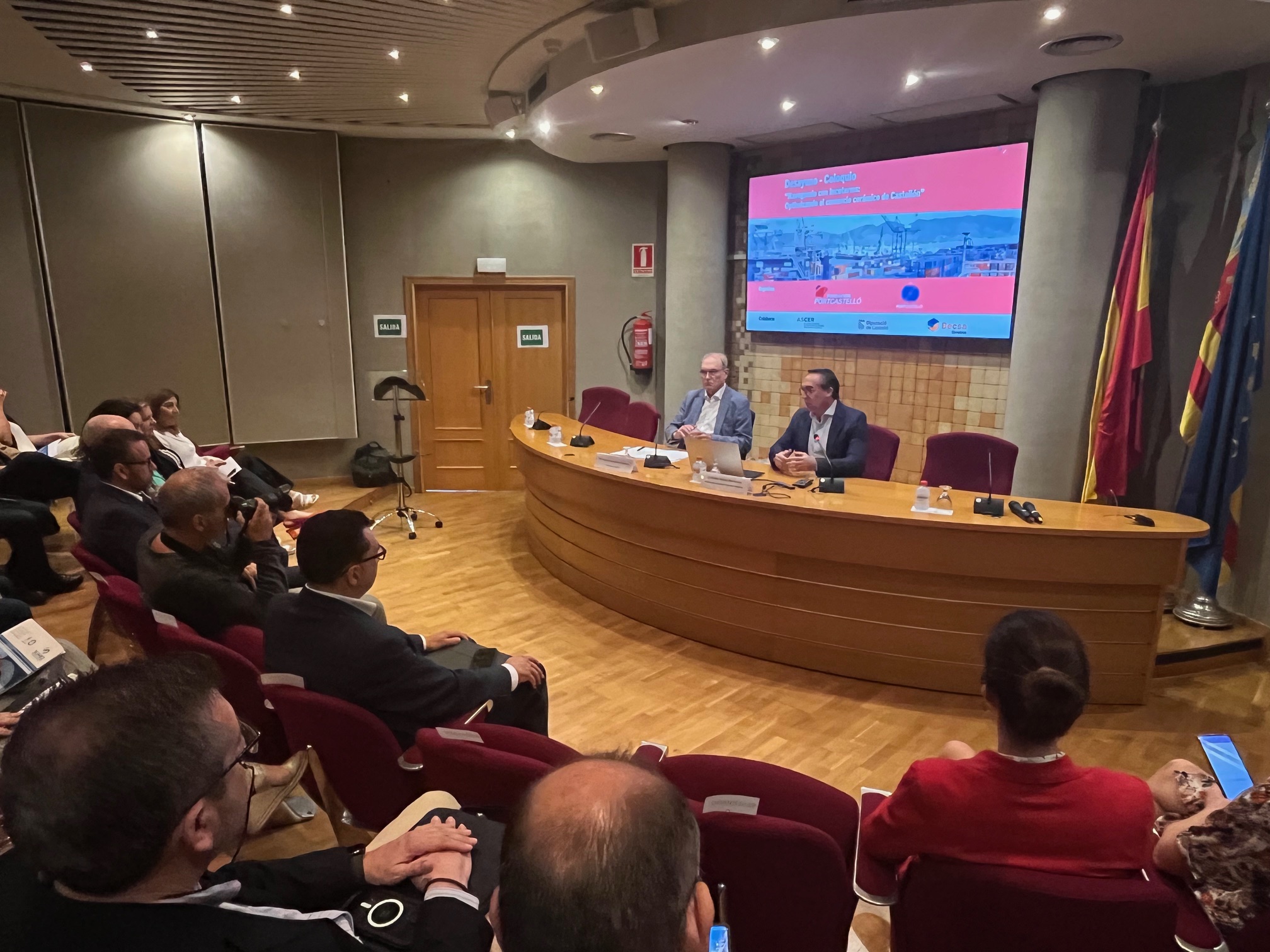 Ibáñez reivindica el papel de PortCastelló como plataforma de salida de la cerámica de Castellón
