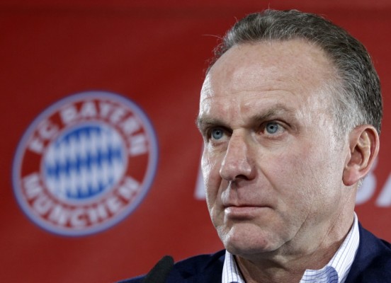 Rummenigge afirma no hay cláusula que prohíba a Guardiola fichajes del Bayern