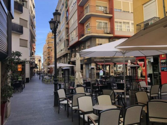 Alicante implantará medidas cautelares contra el ruido en el Centro y Casco Antiguo antes de la ZAS