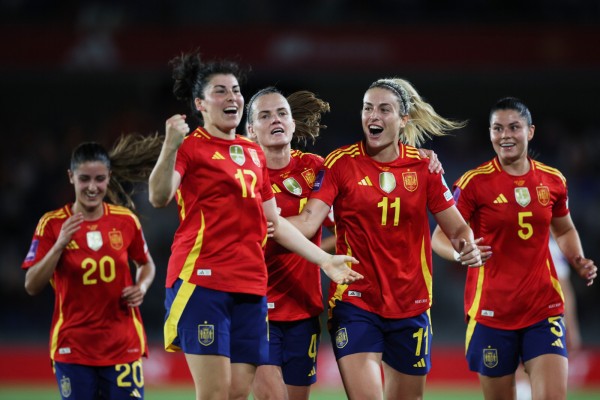 España sobrevive también a una versión gris