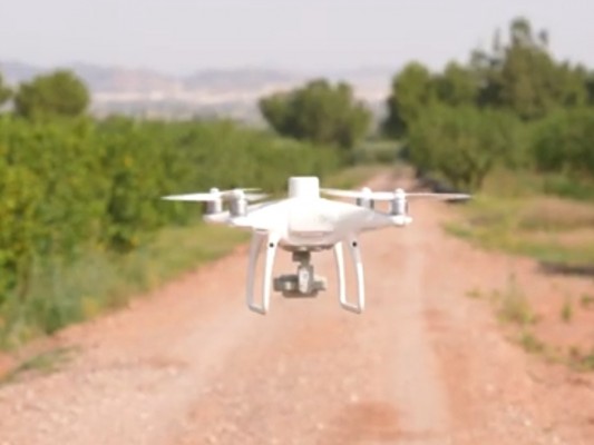 El Gobierno aprueba la normativa que regulará el uso civil de los drones

