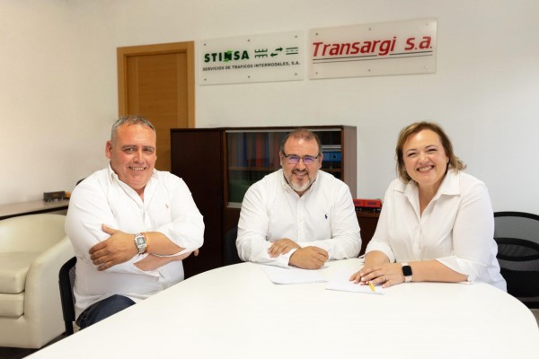 Grupo Trimodos redondea su 40 aniversario con el reconocimiento de la Autoridad Portuaria