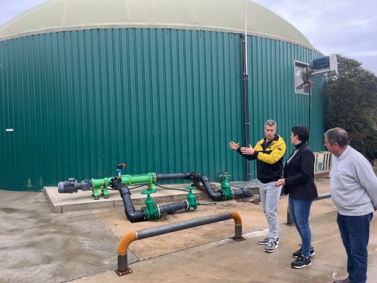 Una plataforma ciudadana de Villar del Arzobispo rechaza la planta de biogás proyectada 