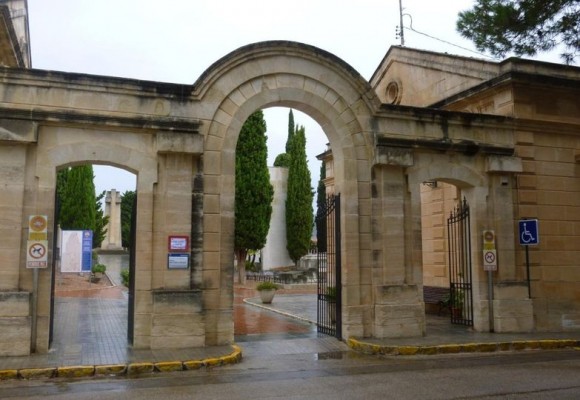 La construcción de 120 columbarios en el cementerio de Alcoy, en manos de E. Reig Obras y Servicios  