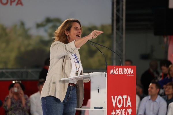 El CIS mantiene al PSOE en cabeza para el 9J aunque ve recortada su ventaja a tres puntos