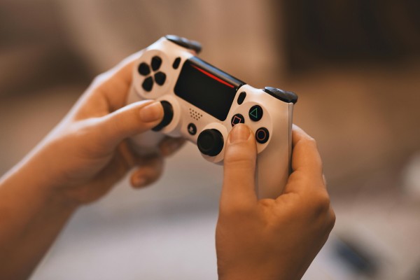 València acogerá uno de los campamentos de verano de videojuegos accesibles de la ONCE