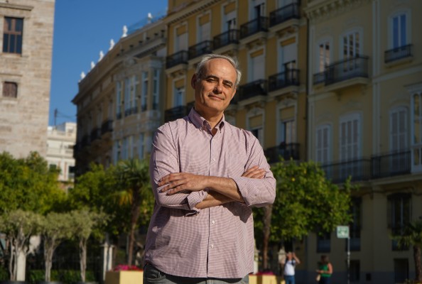 Gil Campos: 