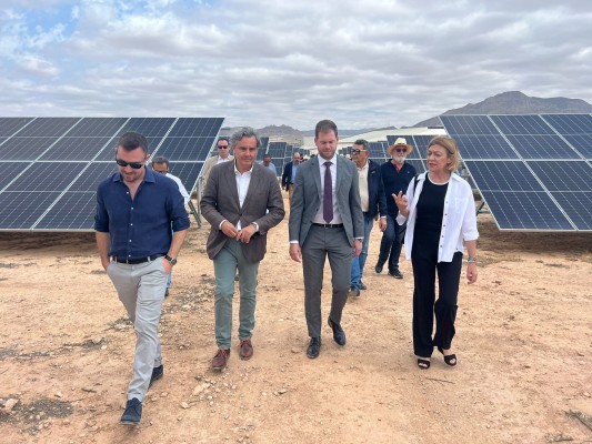Jumilla estrena el noveno parque de generación fotovoltaica de participación social de la Región