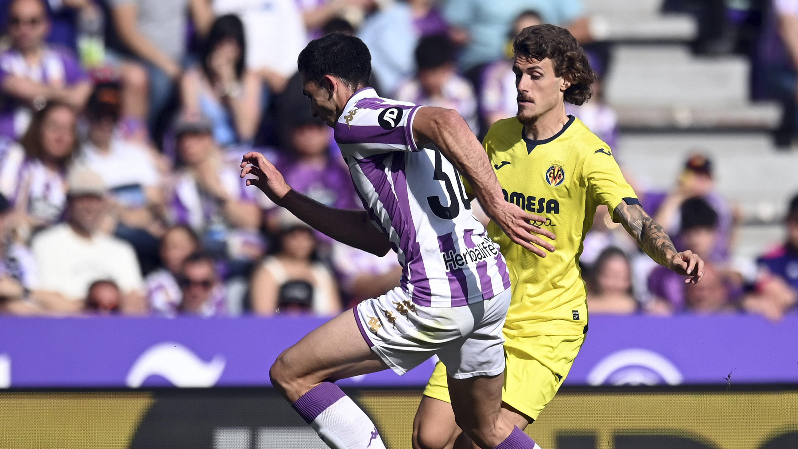 Un Villarreal B descendido se enfrenta a un Racing que se juega la promoción
