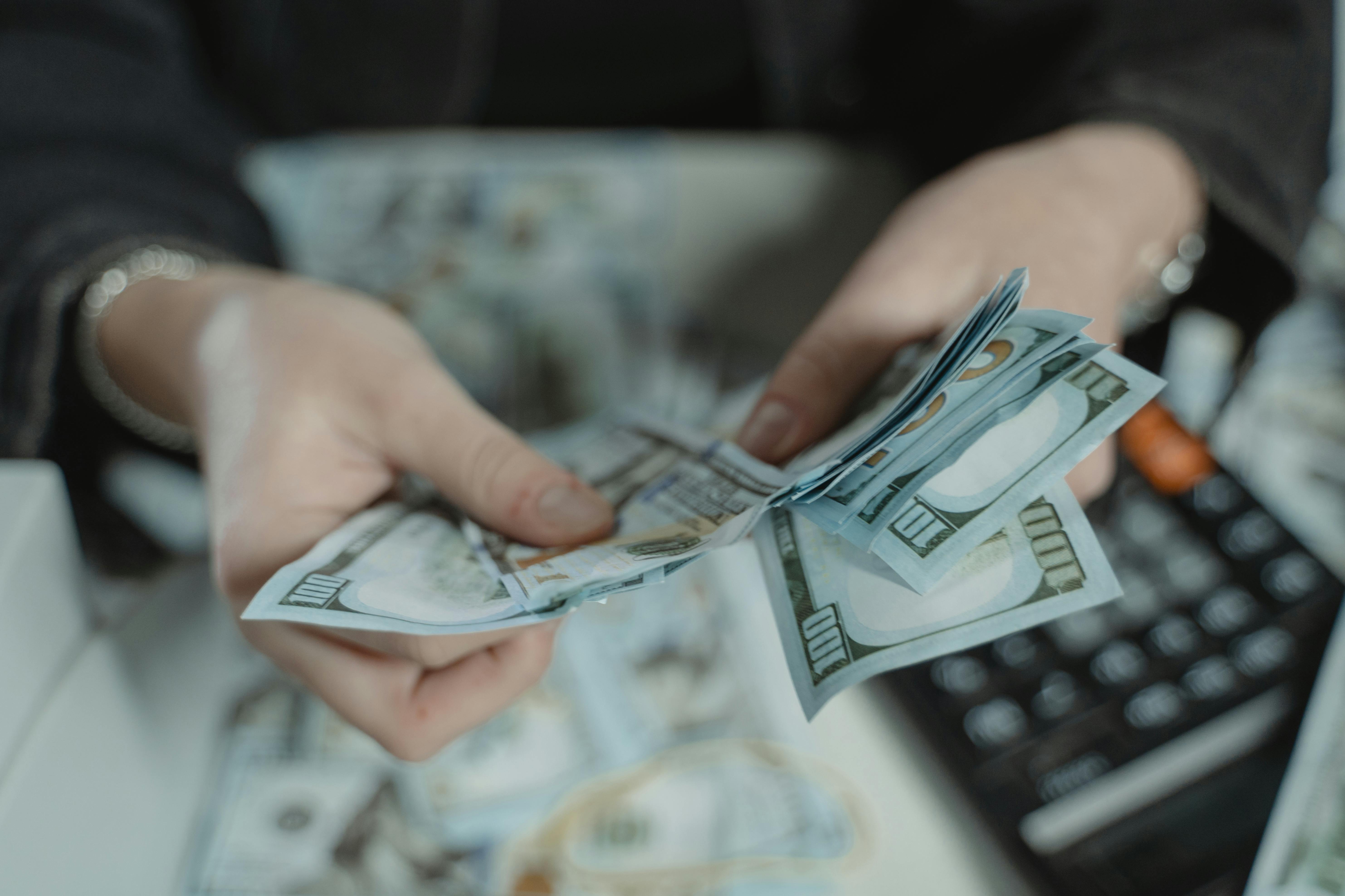 El aumento de la deuda y la desdolarización agravan los riesgos para el rating de EEUU