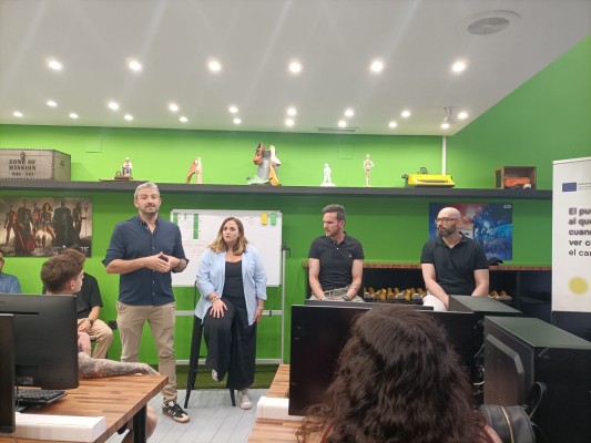 Emprender en tecnología industrial: consejos de análisis digital, Intigia y Taproom Games 