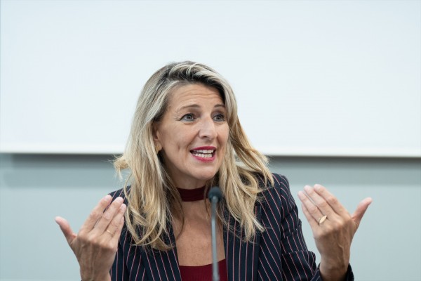 Yolanda Díaz afirma que la OPA del BBVA al Sabadell es 