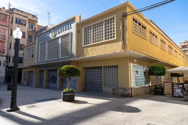 Elche impulsa una consulta sobre la reforma del Mercado y entorno tras el estudio de paisaje