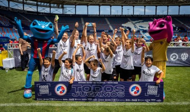 El Ciutat de València acoge la novena edición del torneo escolar ‘Todos jugamos’