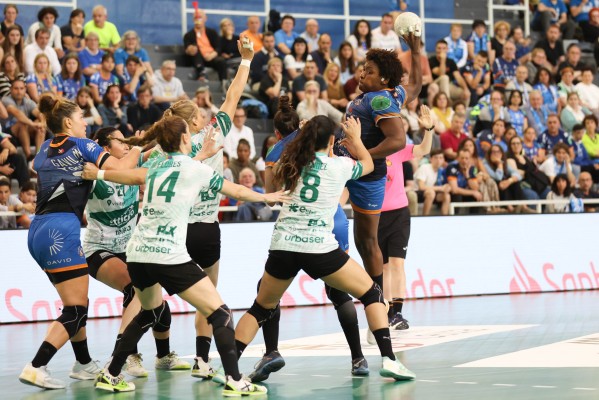El Atticgo Elche está obligado a ganar dos veces al Bera Bera para lograr su primera Liga
