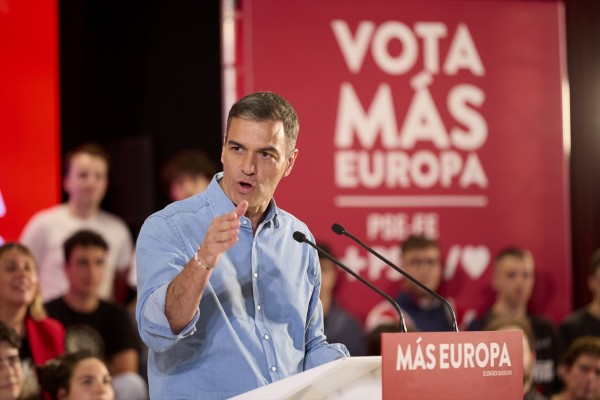 Sánchez atisba la remontada al PP y reprocha a Abascal su foto con Netanyahu