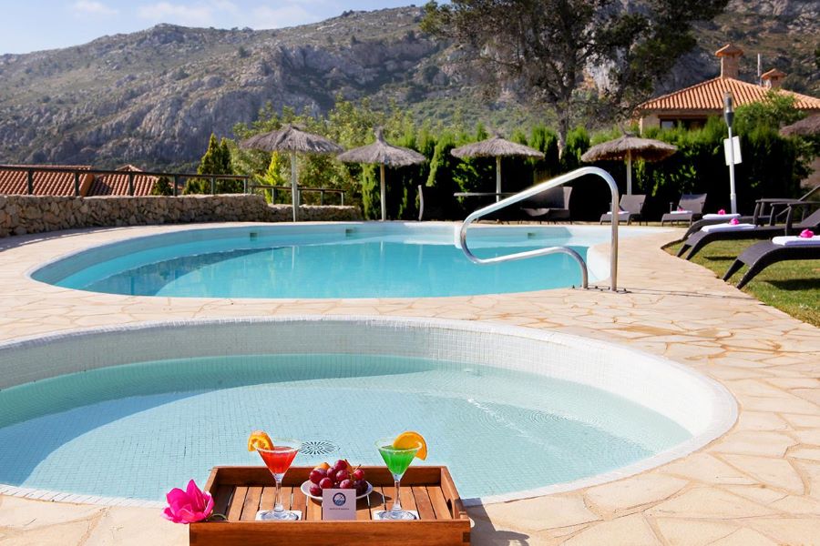 Más allá de la playa: las mejores piscinas en el interior para disfrutar del verano 