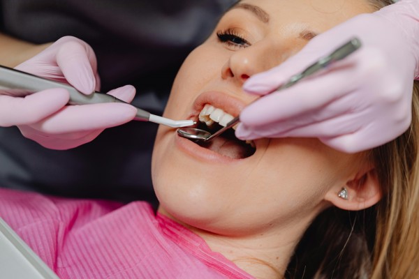 Los 27 adoptan la prohibición de usar mercurio en amalgamas dentales a partir de 2025