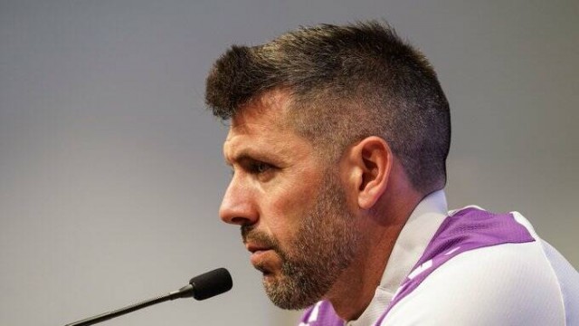 Real Valladolid rechaza las declaraciones del entrenador sobre la xenofobia de la afición