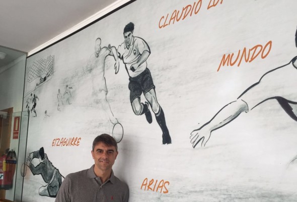 Valencia me recuerda a gloria, a juventud, a goles, a ganas de comerme el mundo, es mi Valencia CF y me marcó para siempre