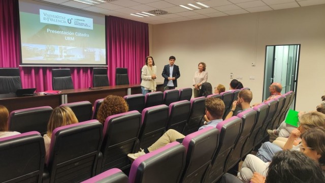 El Micof y la UV se unen para fomentar la investigación del uso racional del medicamento