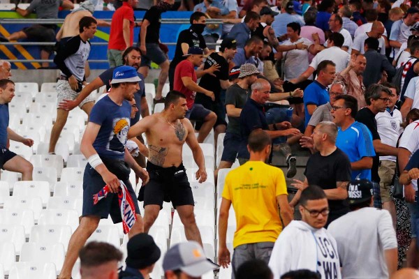 La UEFA expedienta a Rusia y admite problemas de separación en el Velódromo
