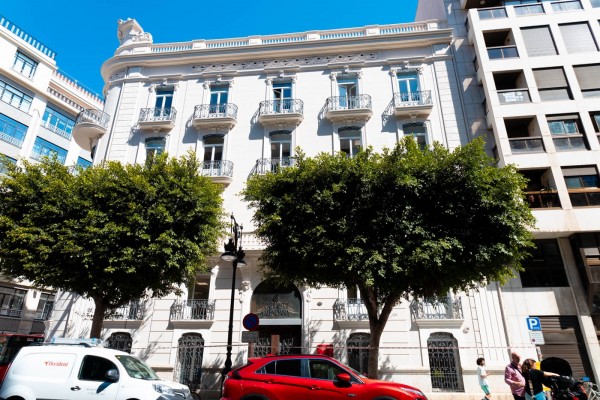 Camarero amplió el contrato de reforma del edificio en el que tendrá sede con un incremento de 600.000 euros 