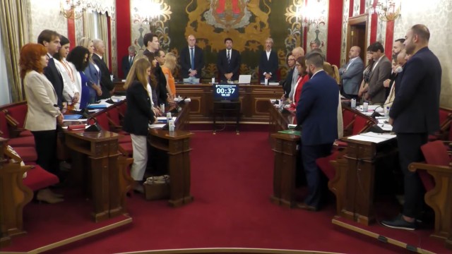 El PP y la izquierda aíslan a Vox para defender la permanencia de los 'puntos violeta' en Alicante