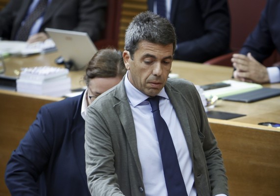 Les Corts reprueban a Ribera con el voto de PP y Vox por 
