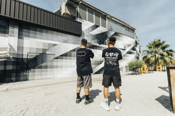 Felipe Pantone mira al pasado de Spook en su nuevo gran mural